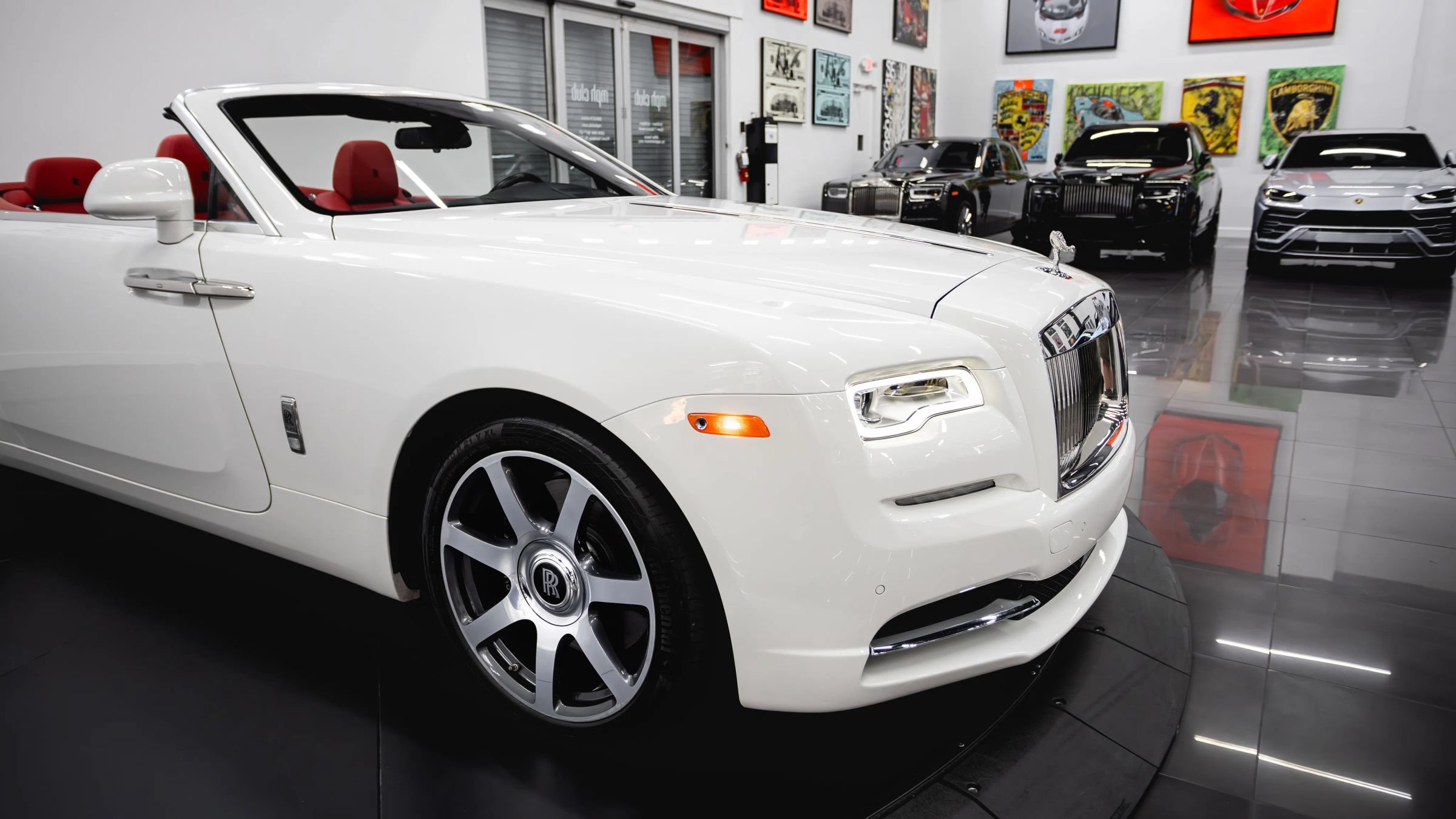 Used 2017 Rolls-Royce Dawn RWD image 30
