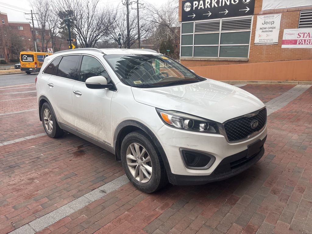 Used 2017 Kia Sorento LX image 1