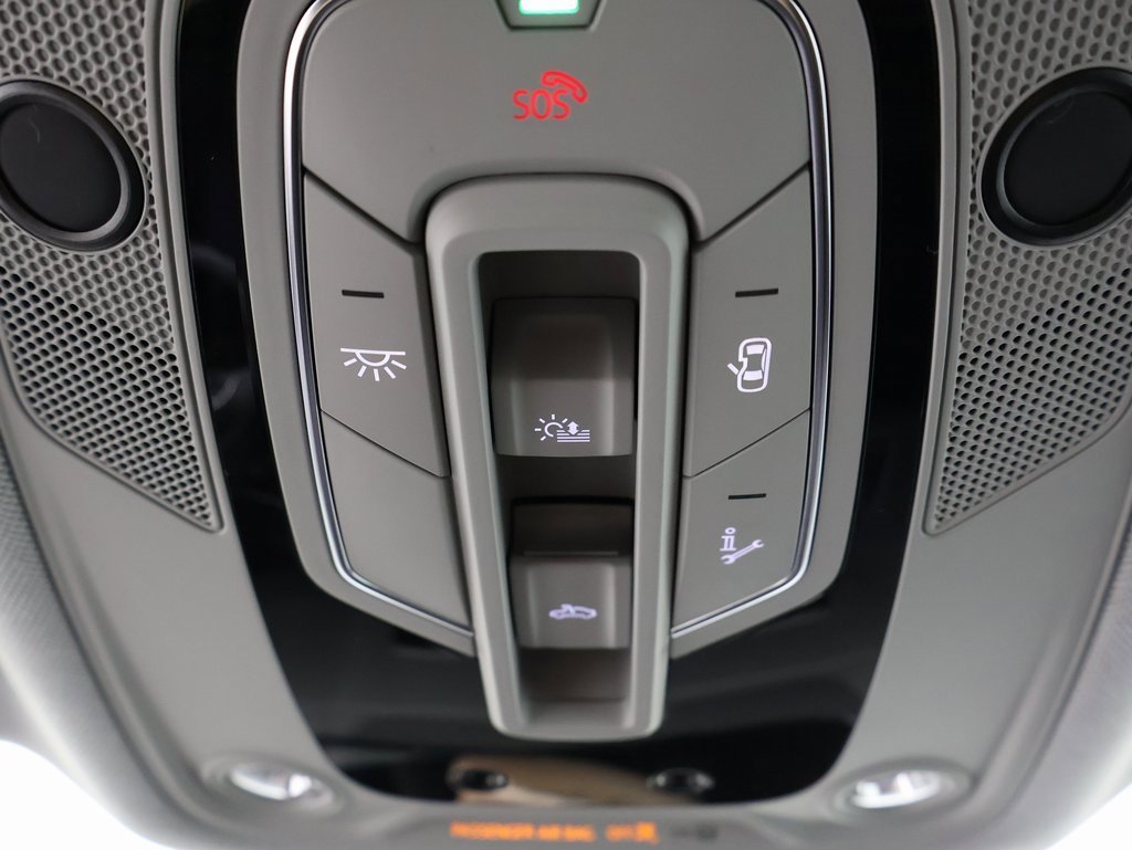 Used 2024 Audi Q5 e Premium Plus image 8