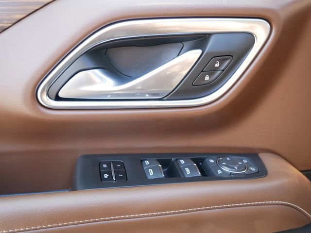 Used 2024 Chevrolet Suburban High Country AWD/4WD image 12