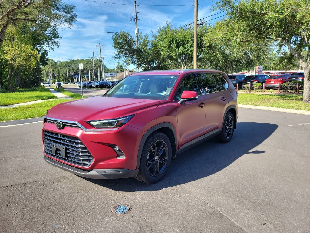 Used 2025 Toyota Grand Highlander FWD image 4