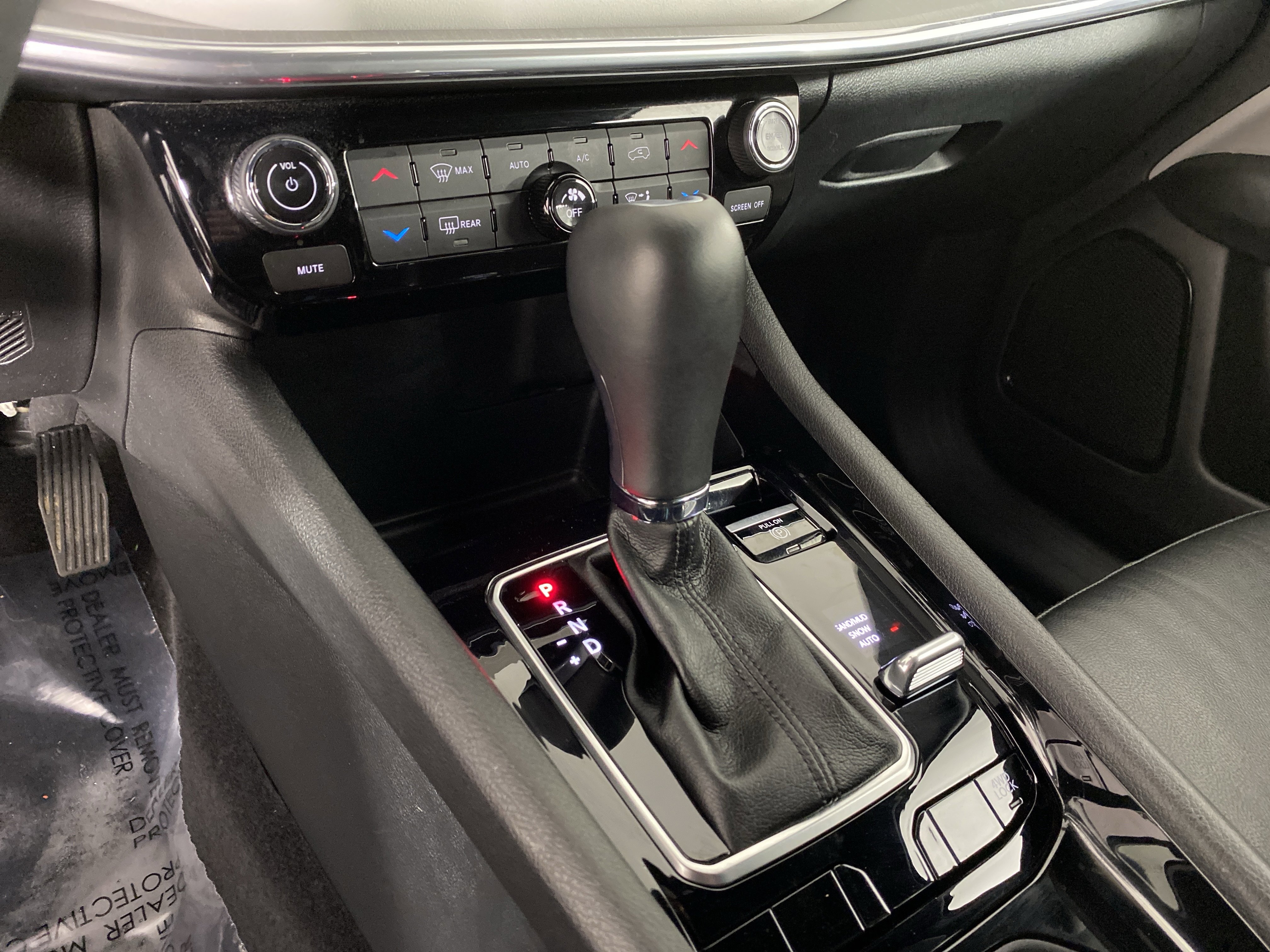 Used 2023 Jeep Compass Limited image 30