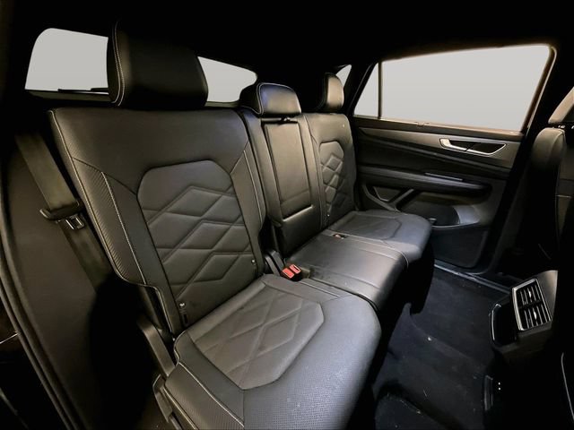 Used 2024 Volkswagen Atlas Cross Sport SE w/ Black Wheel Package AWD/4WD image 26
