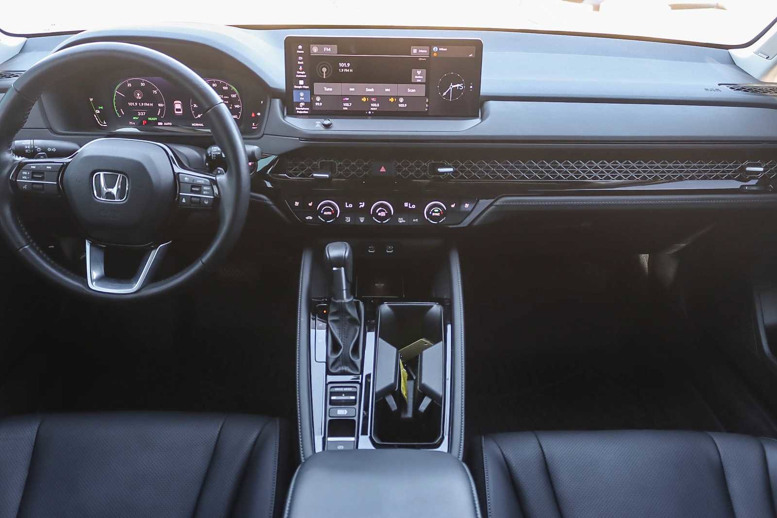 Used 2023 Honda Accord Touring image 11