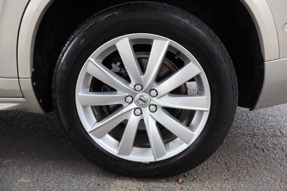 Used 2016 Volvo XC90 T6 Momentum w/ Momentum Plus Package AWD/4WD image 45