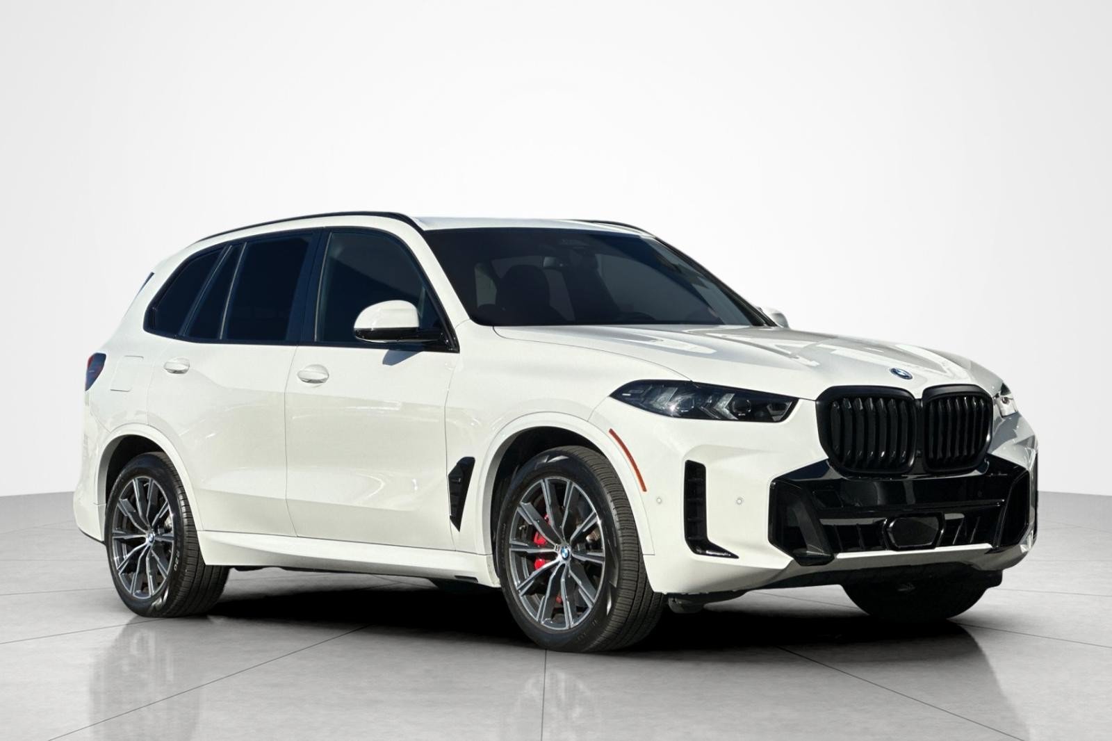 Used 2024 BMW X5 xDrive50e w/ M Sport Package AWD/4WD image 7