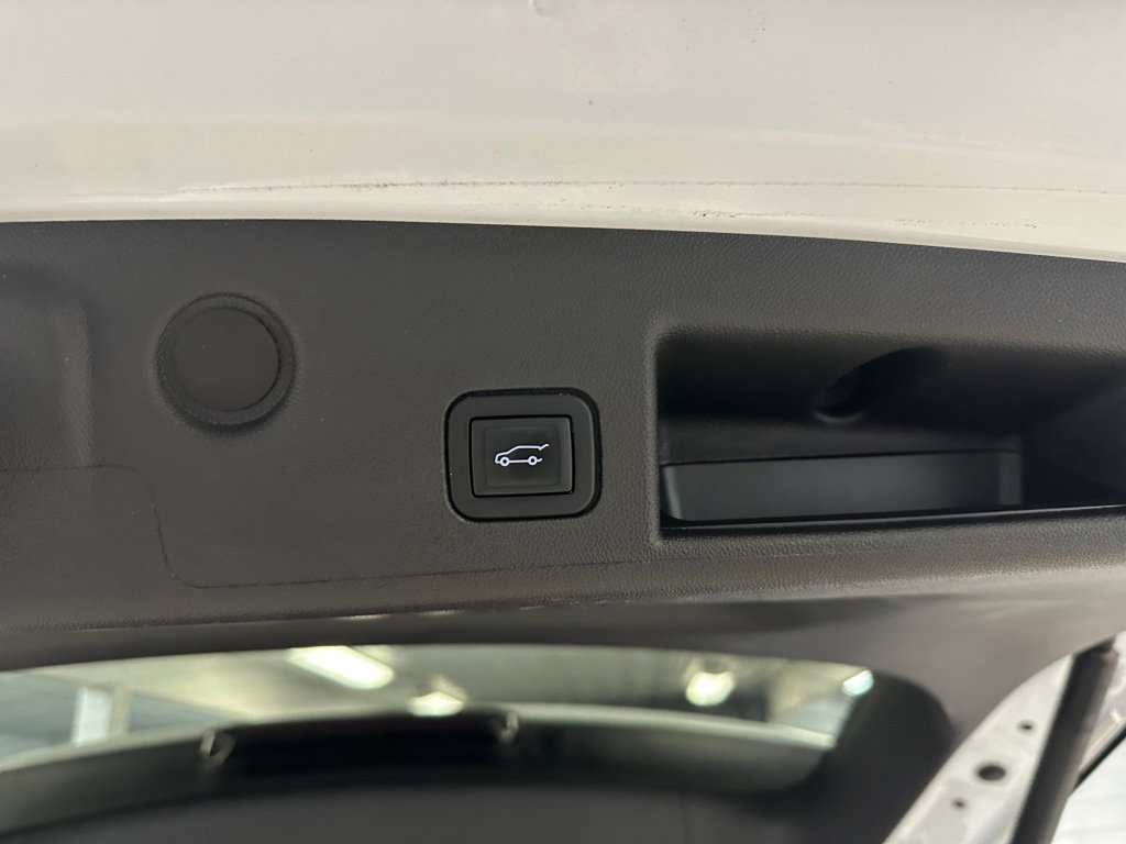 Certified 2022 Chevrolet Equinox RS w/ LPO, Floor Liner Package image 24