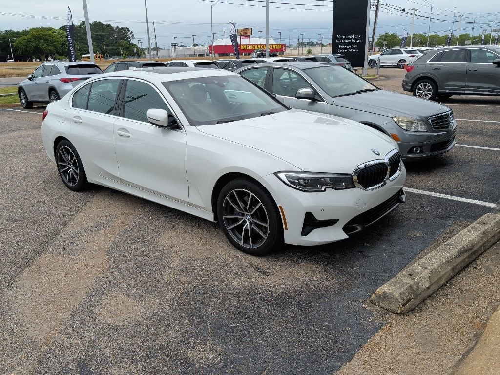 Used 2020 BMW 330i xDrive Sedan w/ Convenience Package AWD/4WD image 3