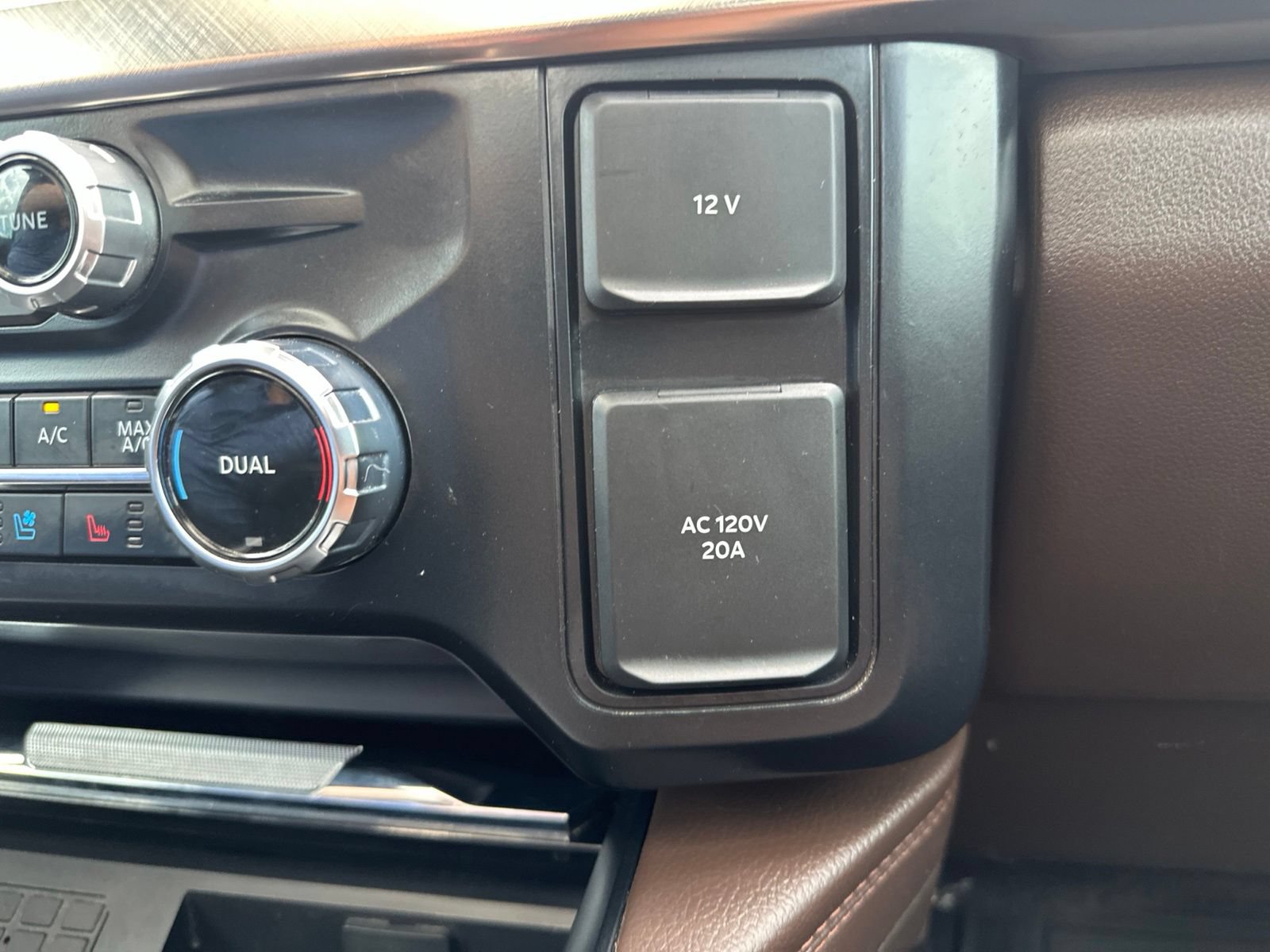 Used 2024 Ford F250 King Ranch w/ FX4 Off-Road Package AWD/4WD image 19