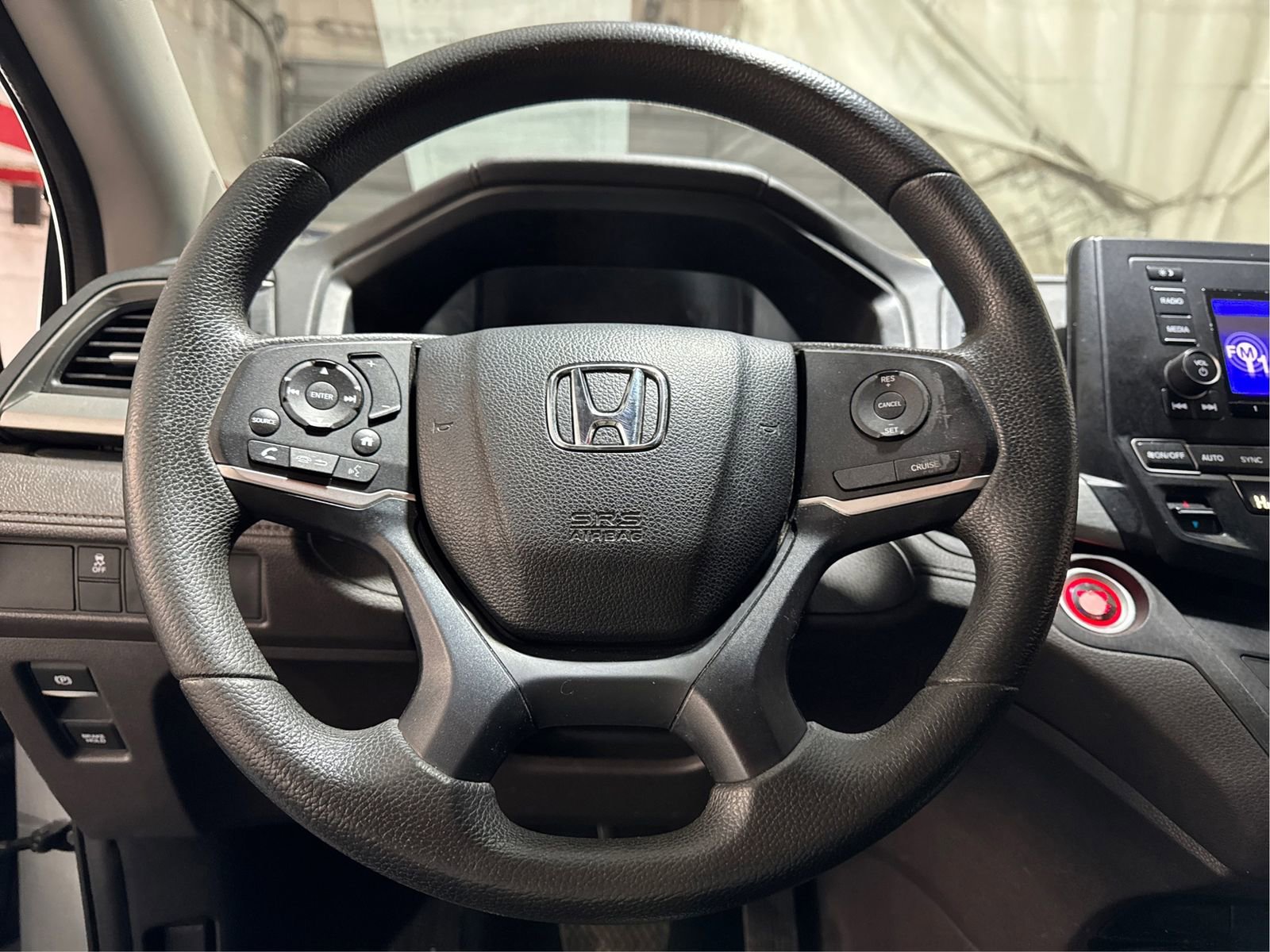 Used 2018 Honda Odyssey LX image 15