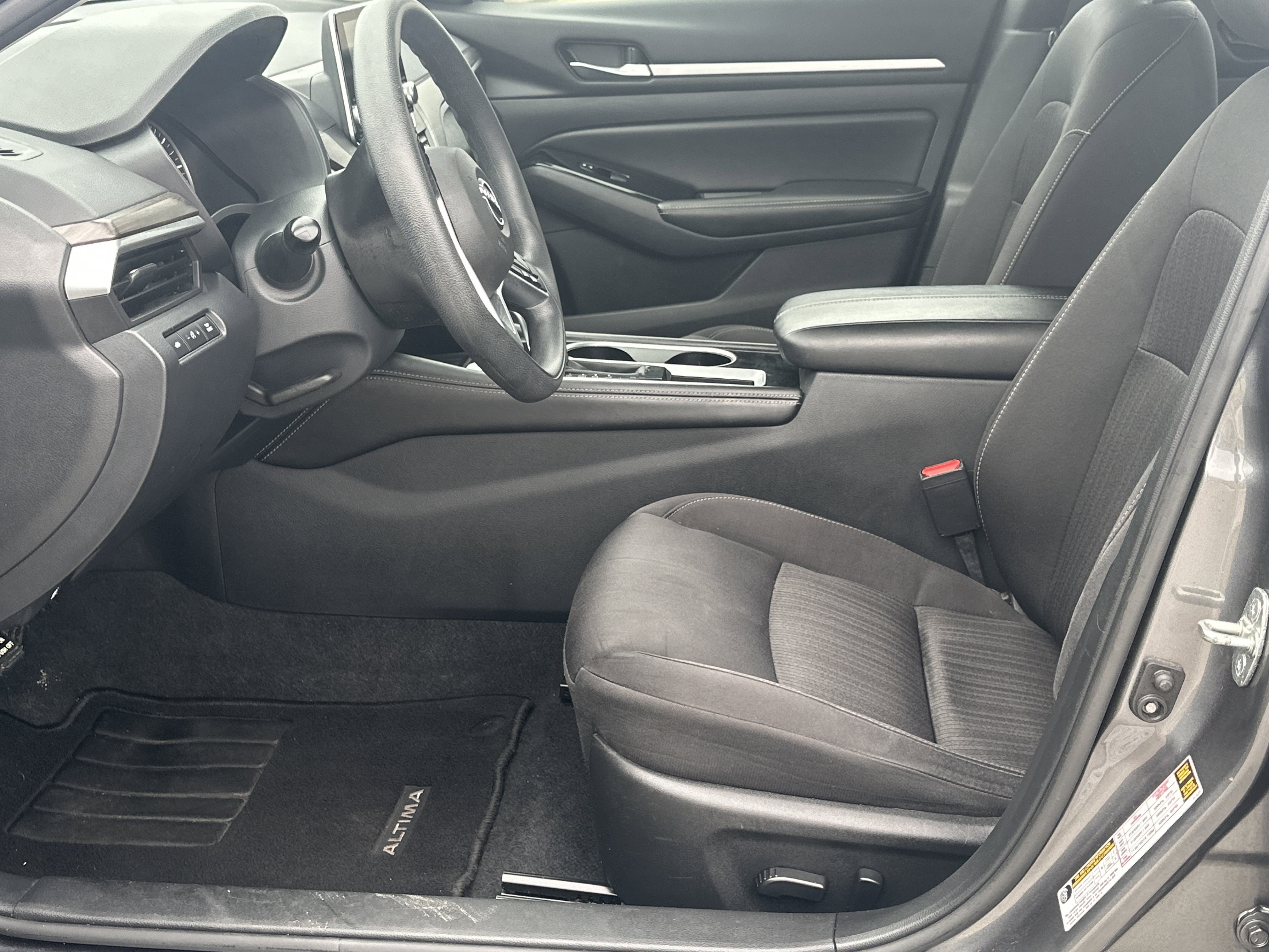 Used 2023 Nissan Altima 2.5 SV image 9