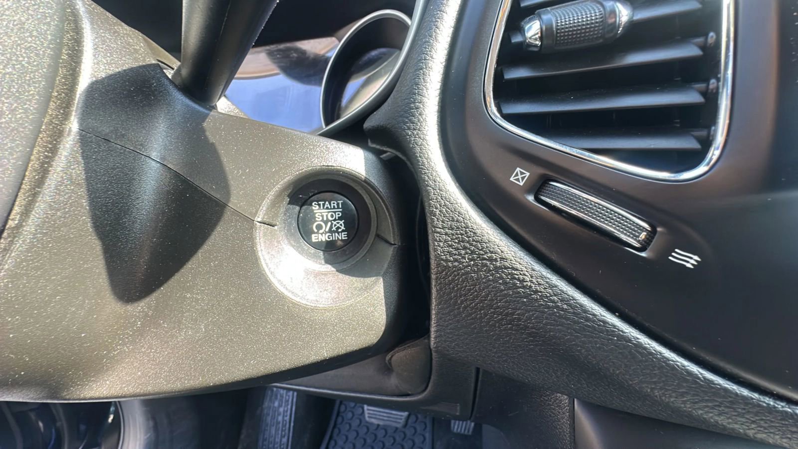 Used 2018 Jeep Compass Latitude w/ Popular Equipment Group AWD/4WD image 20