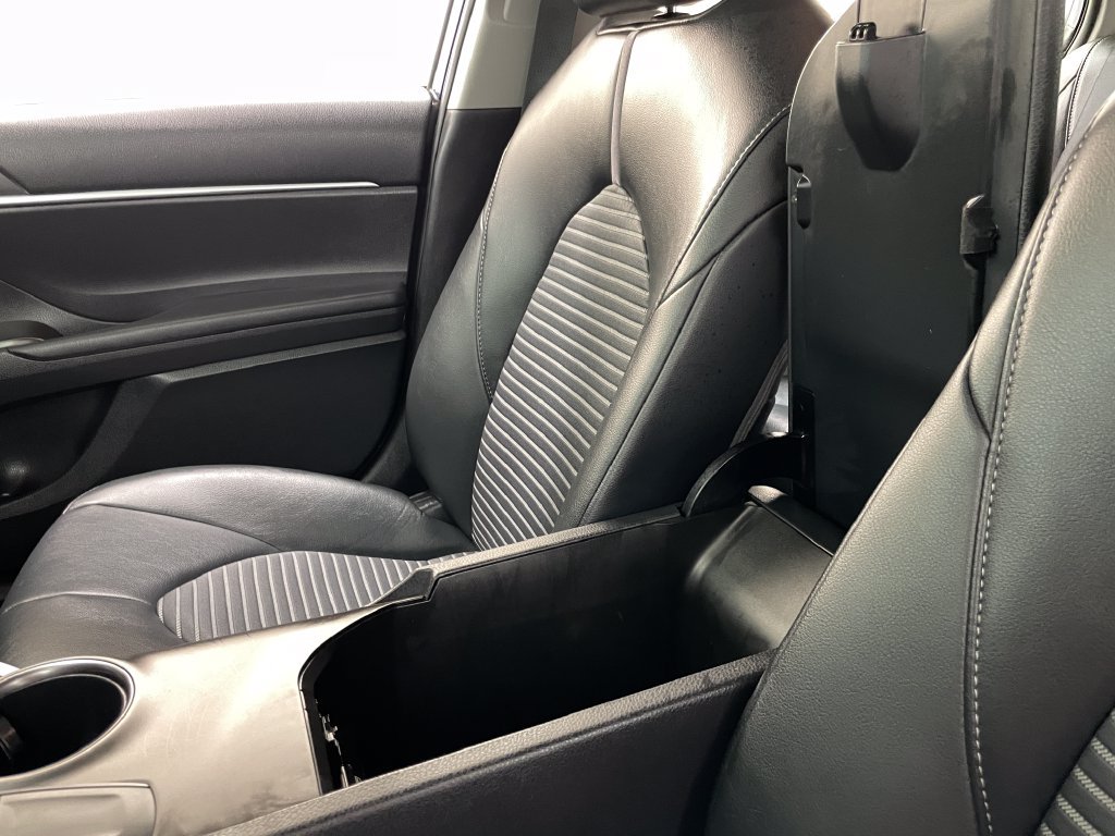 Used 2024 Toyota Camry SE FWD image 27