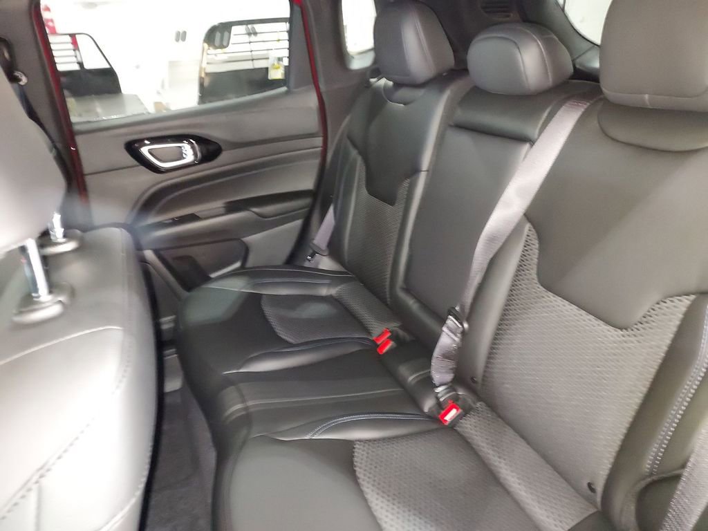New 2026 Jeep Compass Latitude AWD/4WD image 25
