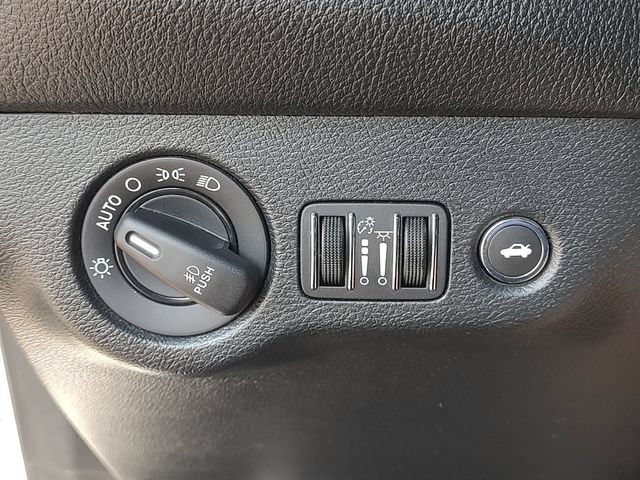 Used 2018 Dodge Challenger R/T Scat Pack RWD image 24
