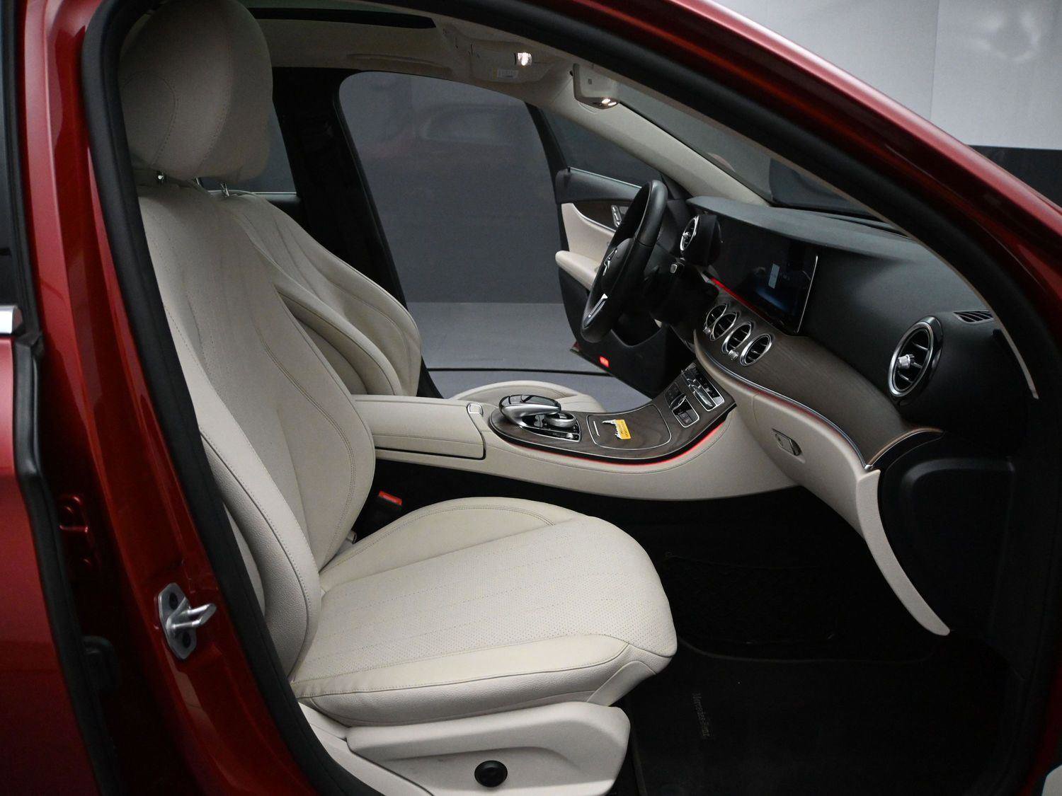 Used 2020 Mercedes-Benz E 350 4MATIC Sedan w/ Parking Assistance Package image 18