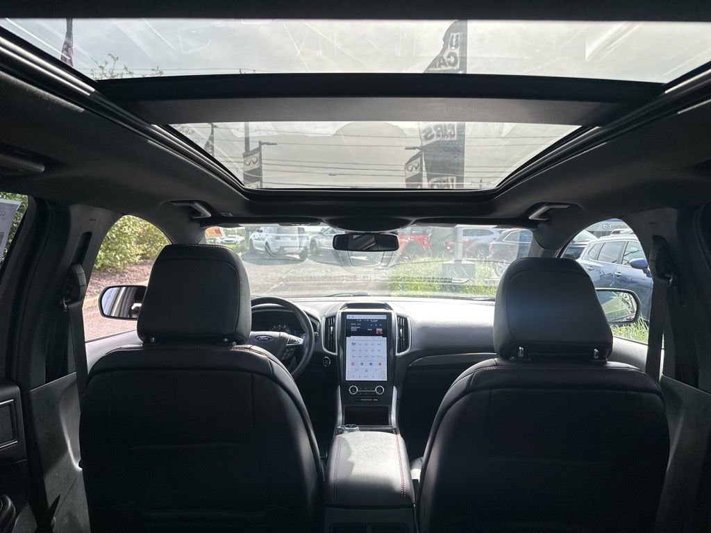 Used 2023 Ford Edge ST-Line w/ Class II Trailer Tow Package AWD/4WD image 32