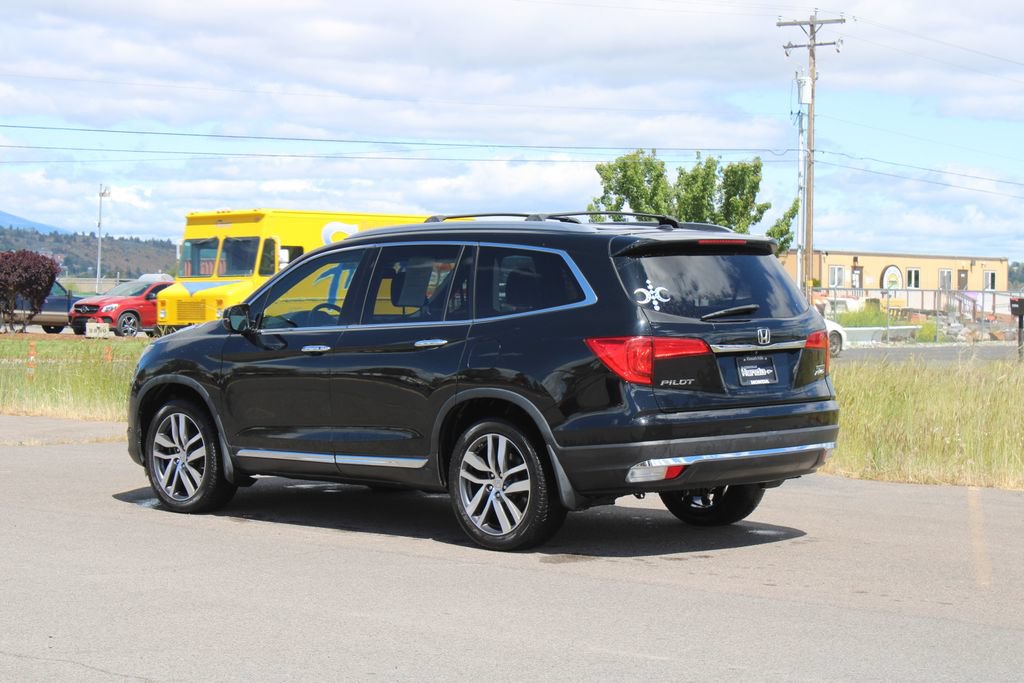 Used 2017 Honda Pilot Touring image 4