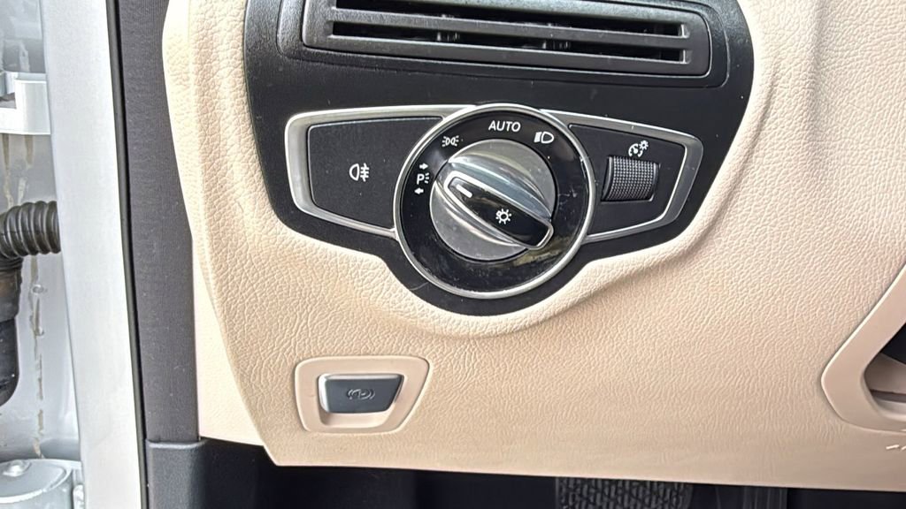 Used 2016 Mercedes-Benz GLC 300 image 39