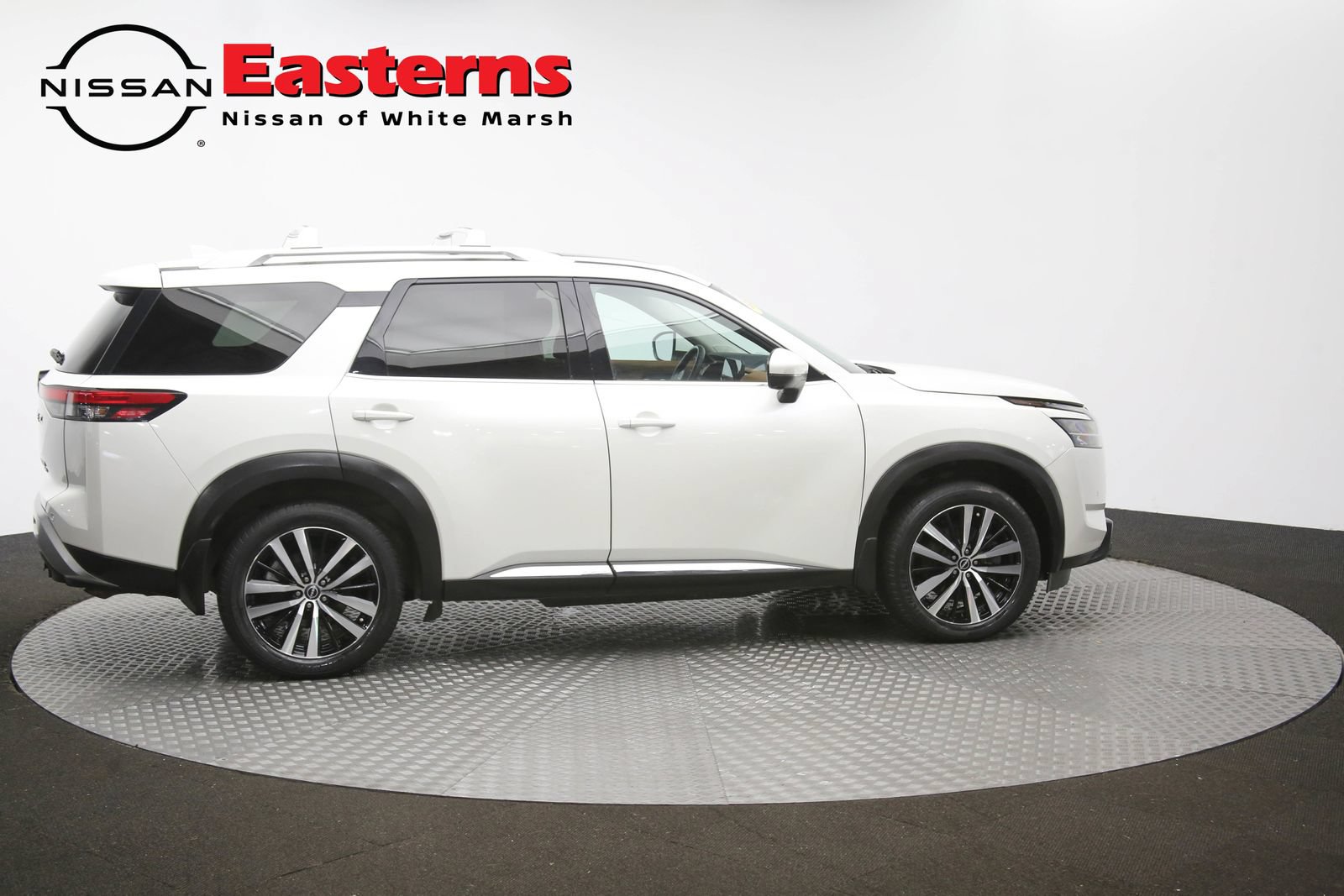 Used 2023 Nissan Pathfinder Platinum AWD/4WD image 47