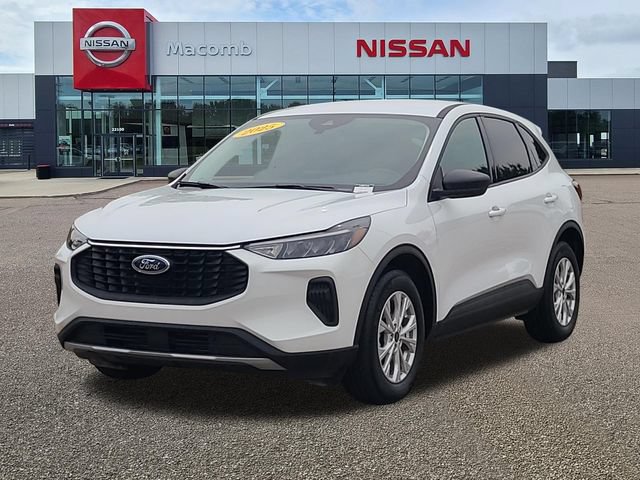 Used 2025 Ford Escape Active FWD image 3