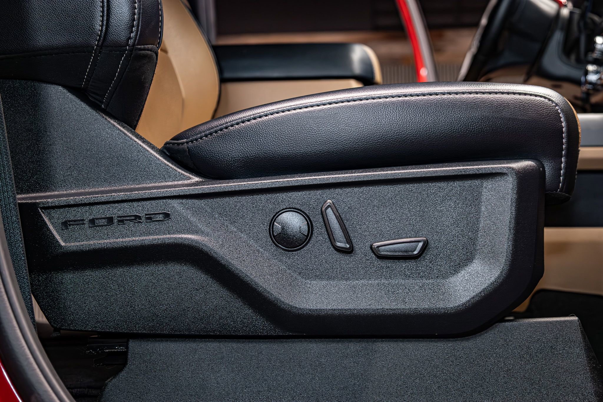 Used 2025 Ford F250 Lariat image 26