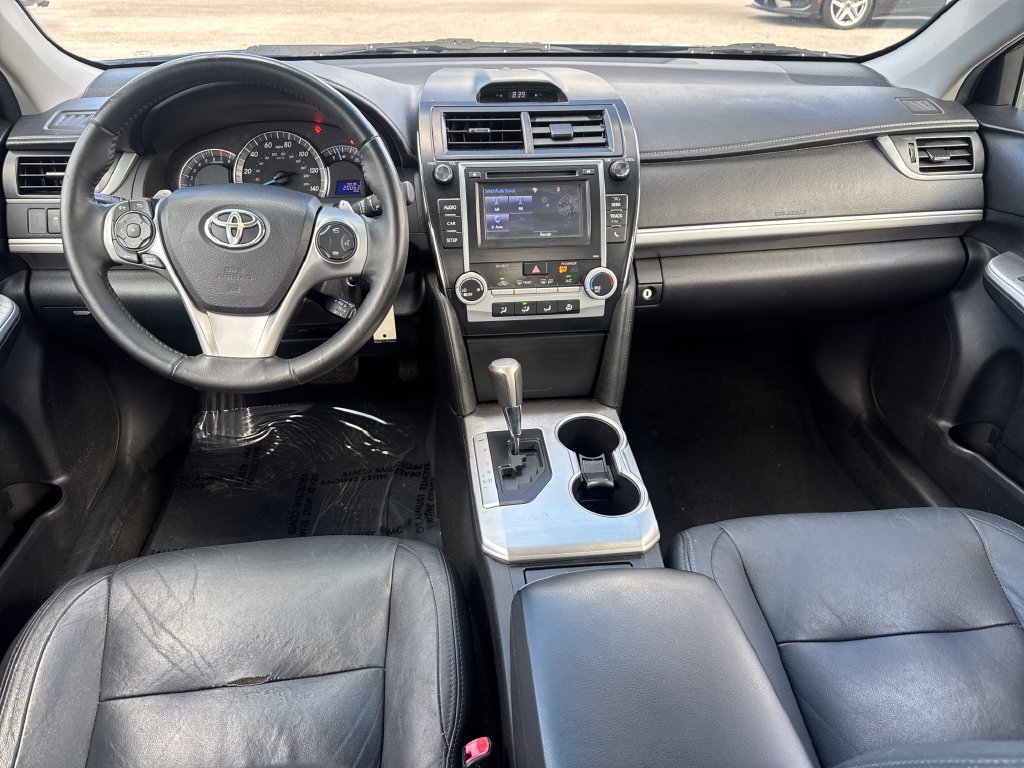 Used 2014 Toyota Camry SE FWD image 6