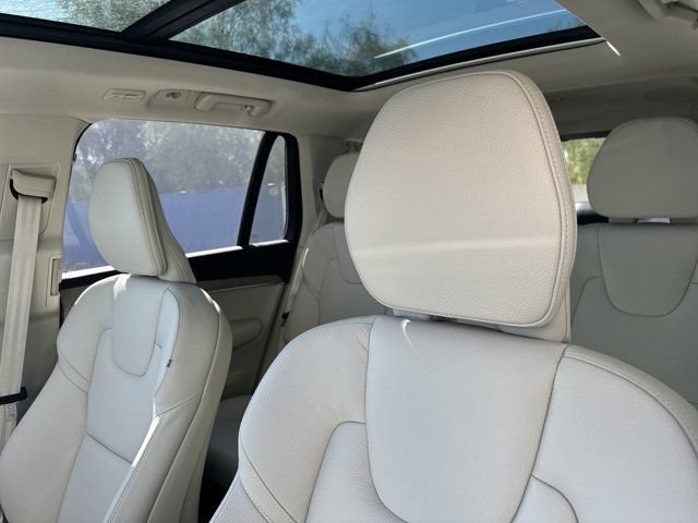 New 2025 Volvo XC90 T8 Plus w/ Protection Package Premier AWD/4WD image 18