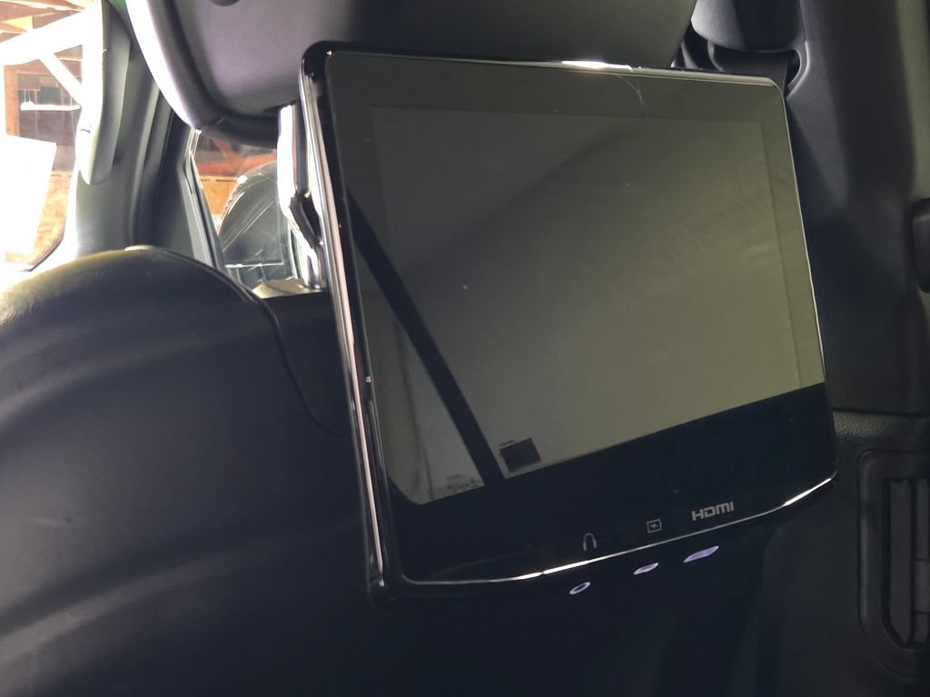 Certified 2022 Jeep Wagoneer Series II w/ Rear Seat Video Group 1 AWD/4WD image 35