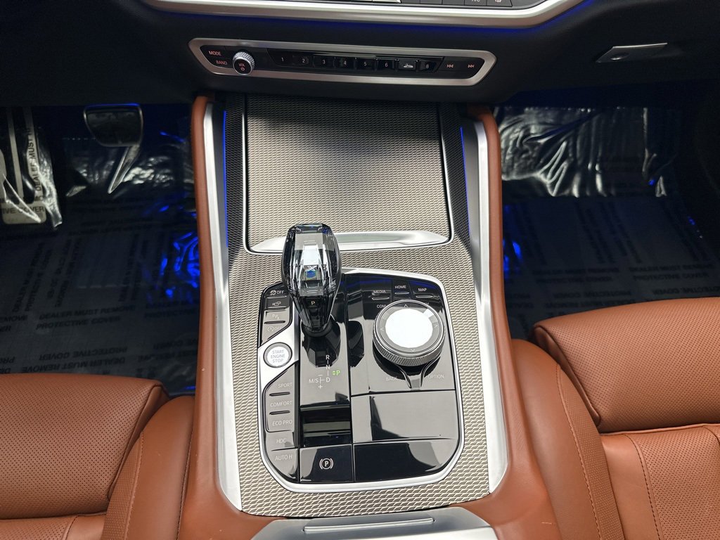Used 2022 BMW X6 M50i w/ Executive Package image 21