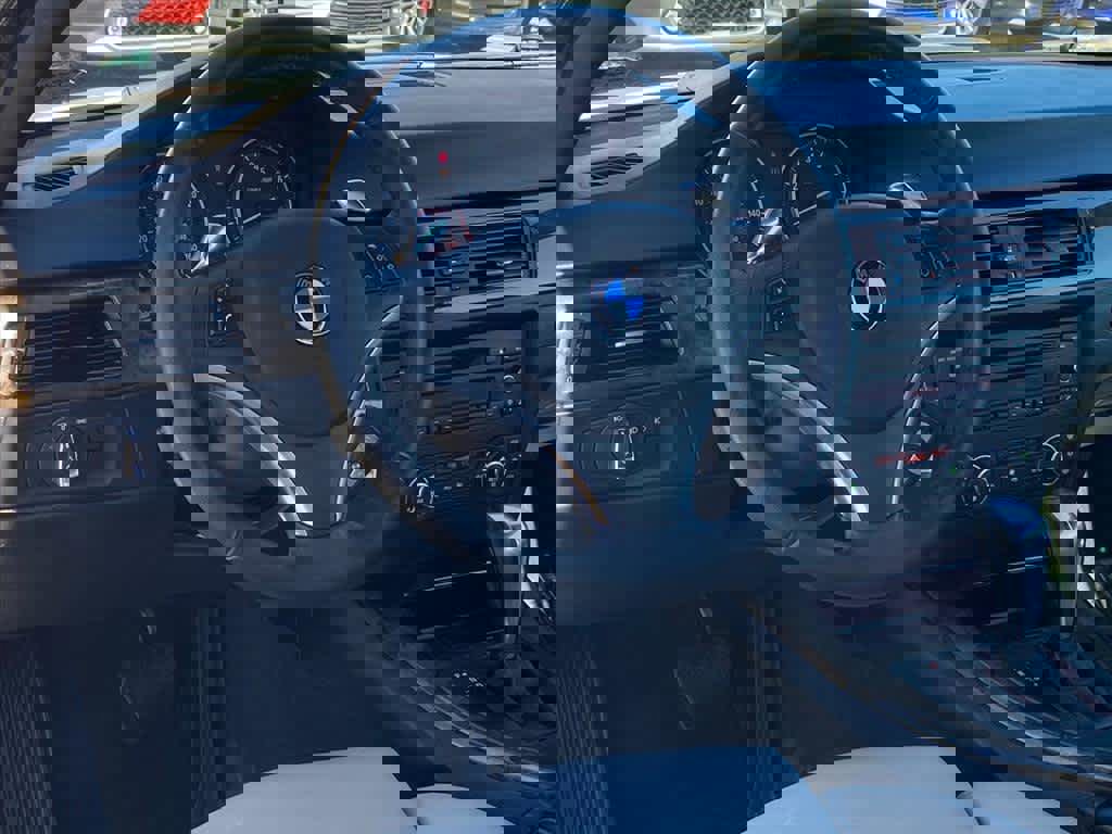 Used 2009 BMW 328i Convertible image 9