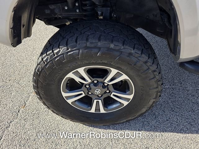Used 2016 Toyota Tacoma TRD Sport w/ Premium & Technology Package RWD image 18
