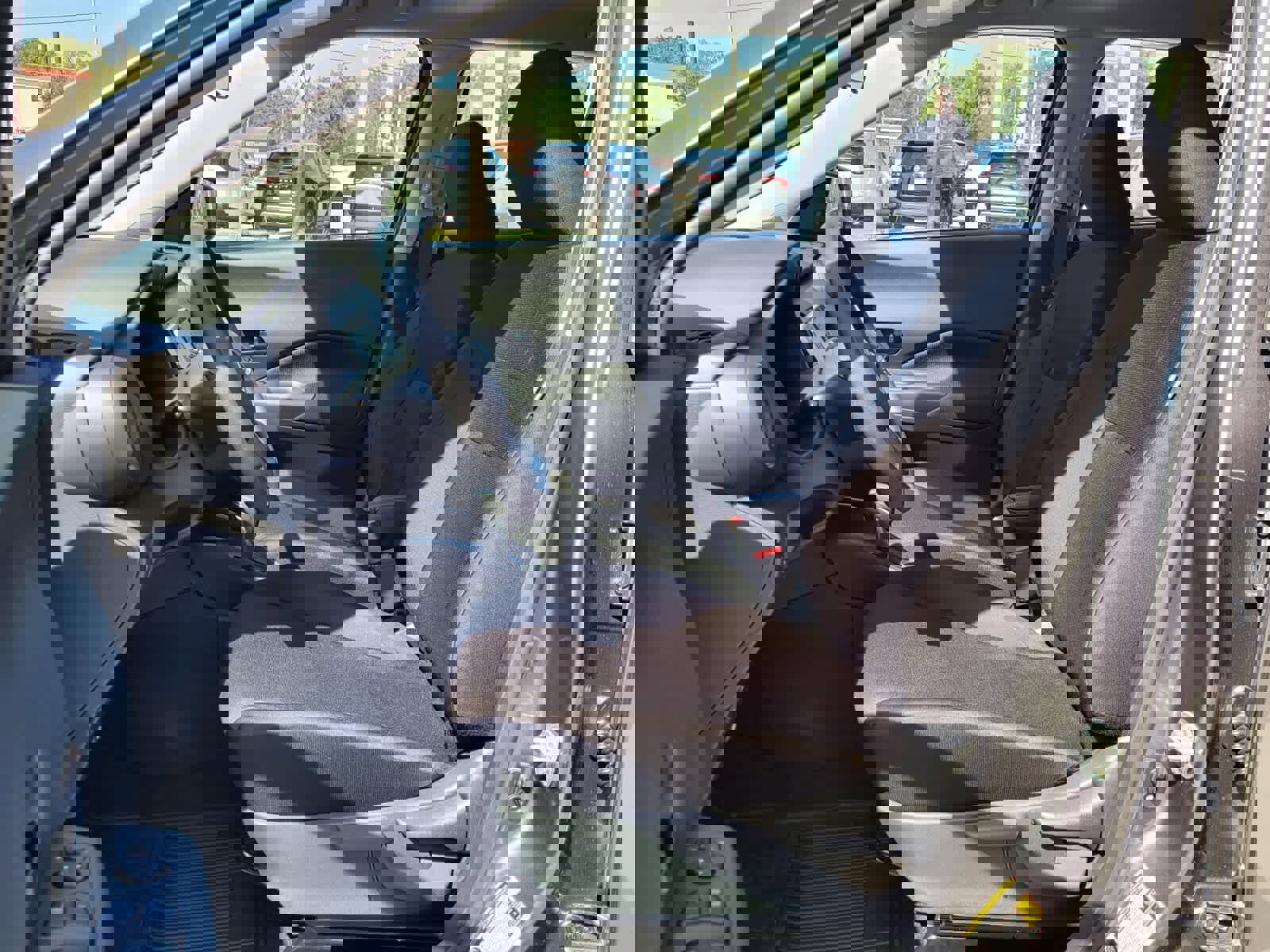 New 2025 Nissan Kicks Play S image 3