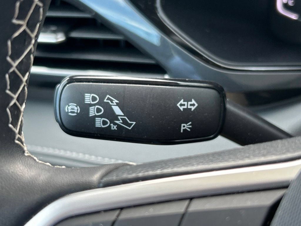 Certified 2023 Volkswagen Taos SEL AWD/4WD image 30