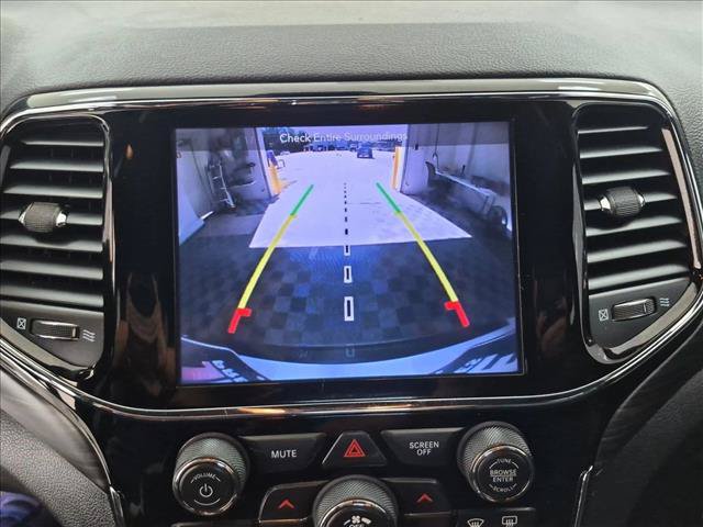Used 2019 Jeep Grand Cherokee Laredo w/ Laredo X Package RWD image 14