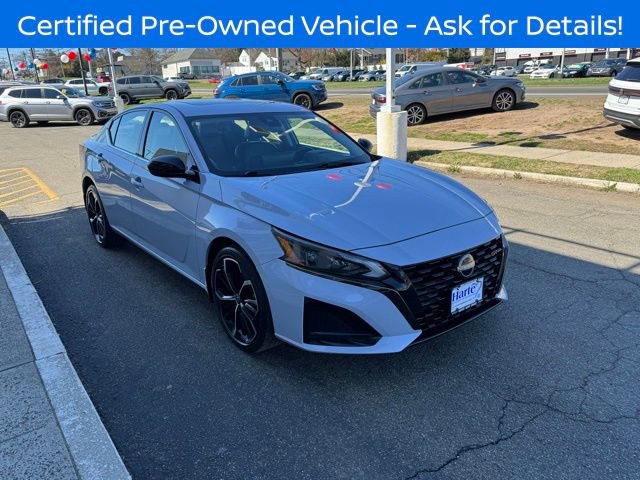 Used 2023 Nissan Altima 2.5 SR w/ SR Premium Package image 2