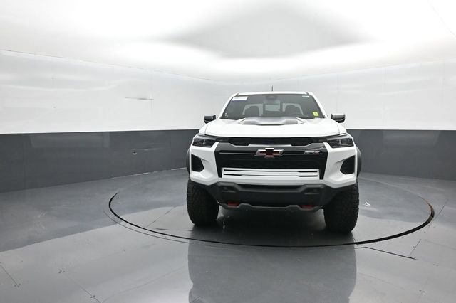Used 2024 Chevrolet Colorado ZR2 w/ Safety Package AWD/4WD image 3