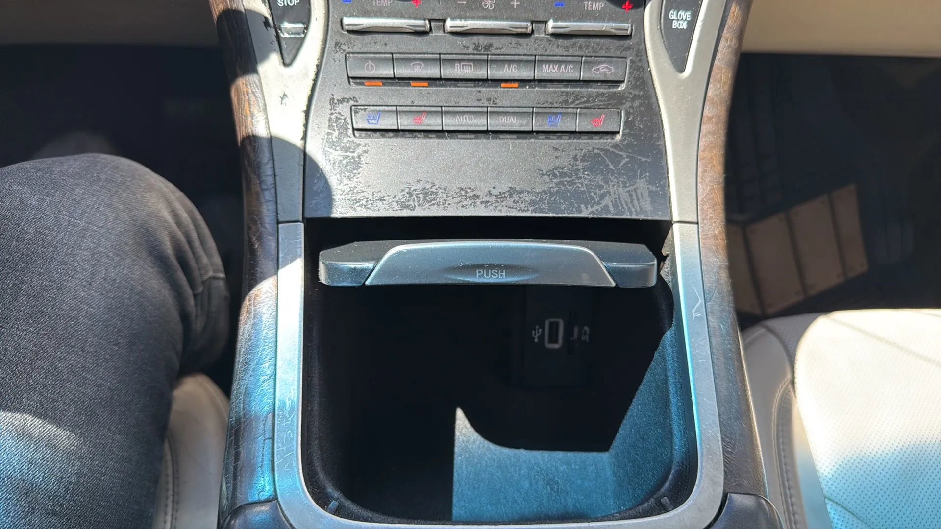 Used 2016 Lincoln MKX Reserve w/ Climate Package image 19