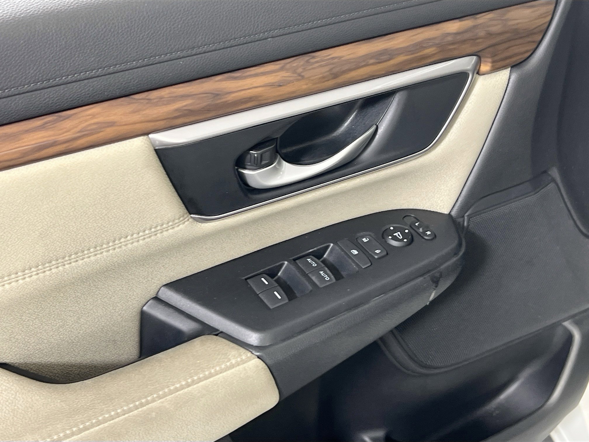 Used 2022 Honda CR-V EX image 17