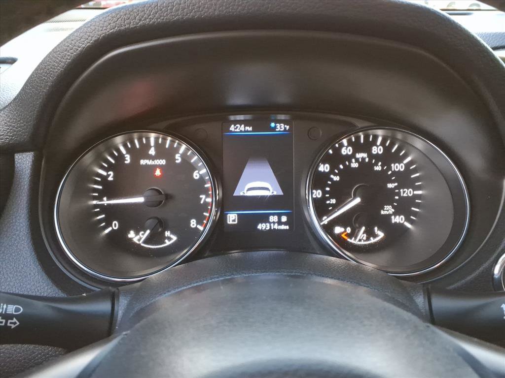 Used 2018 Nissan Rogue SV w/ Premium Package image 35