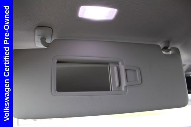 Used 2025 Volkswagen Tiguan SE image 44