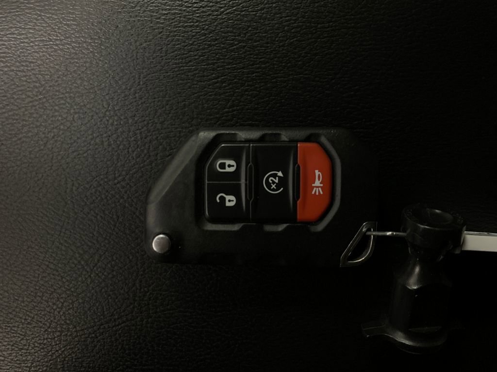 Used 2022 Jeep Wrangler Unlimited Rubicon w/ Steel Bumper Group image 16