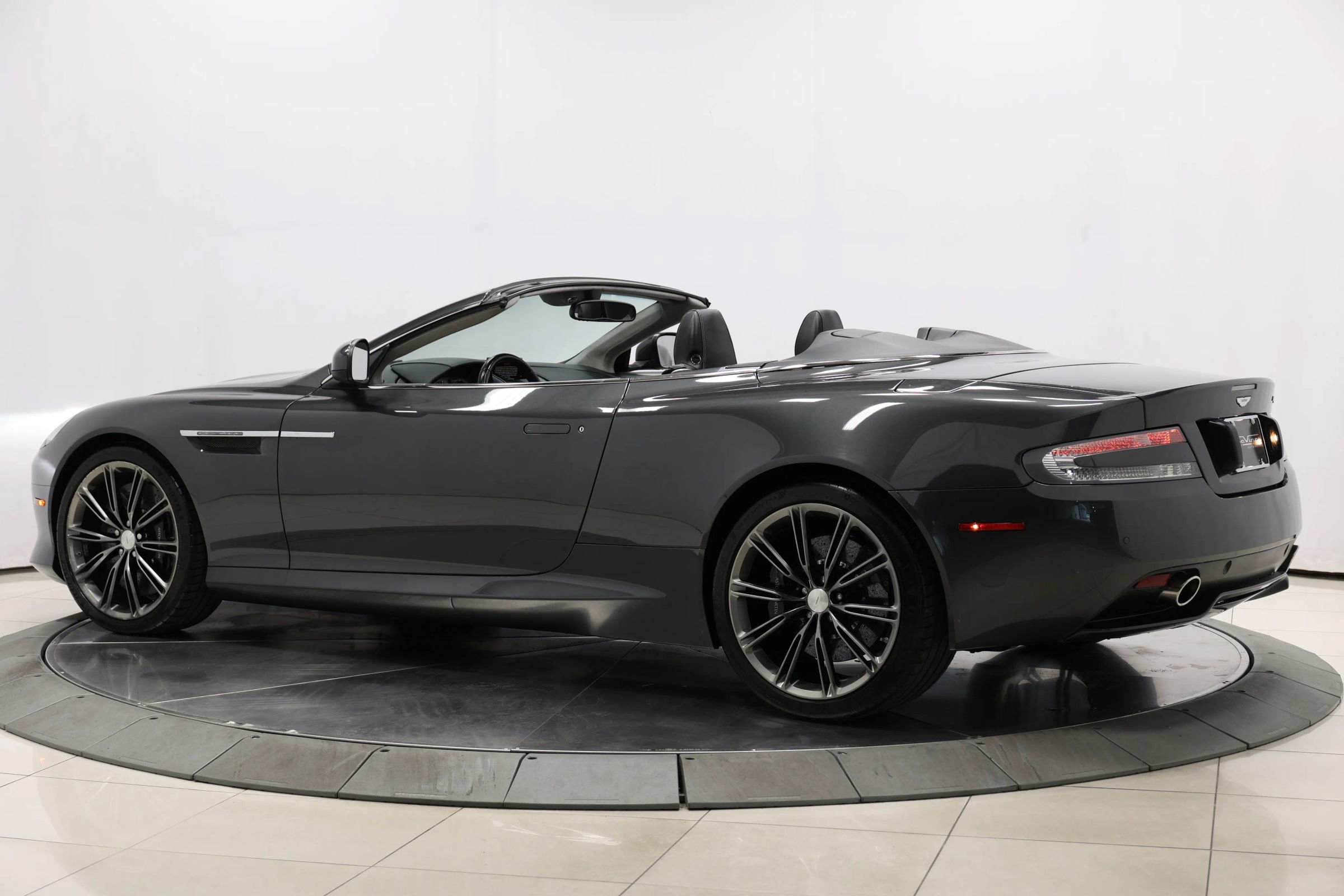 Used 2012 Aston Martin Virage Volante image 57