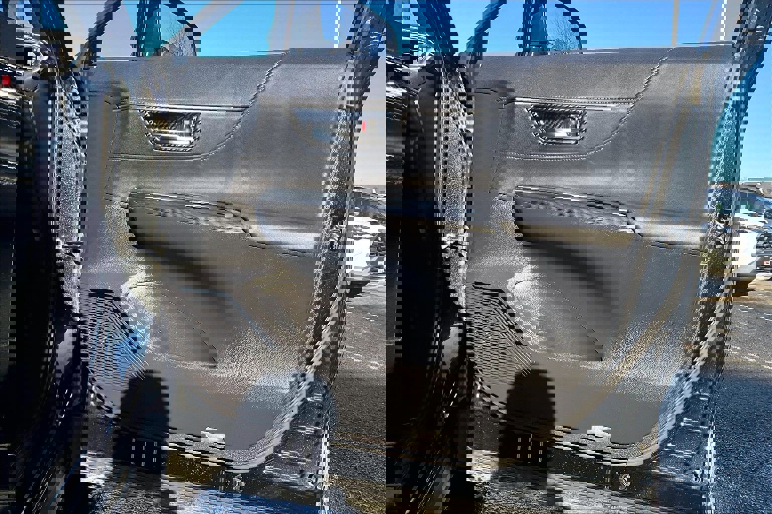 Used 2022 Toyota Venza XLE image 22