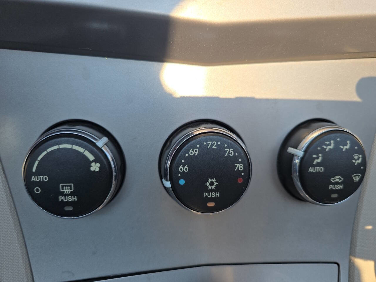 Used 2008 Chrysler Sebring Touring w/ Special Touring Group image 26