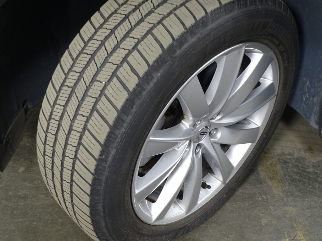 Used 2016 Volvo XC90 T6 Momentum w/ Protection Package Plus image 44