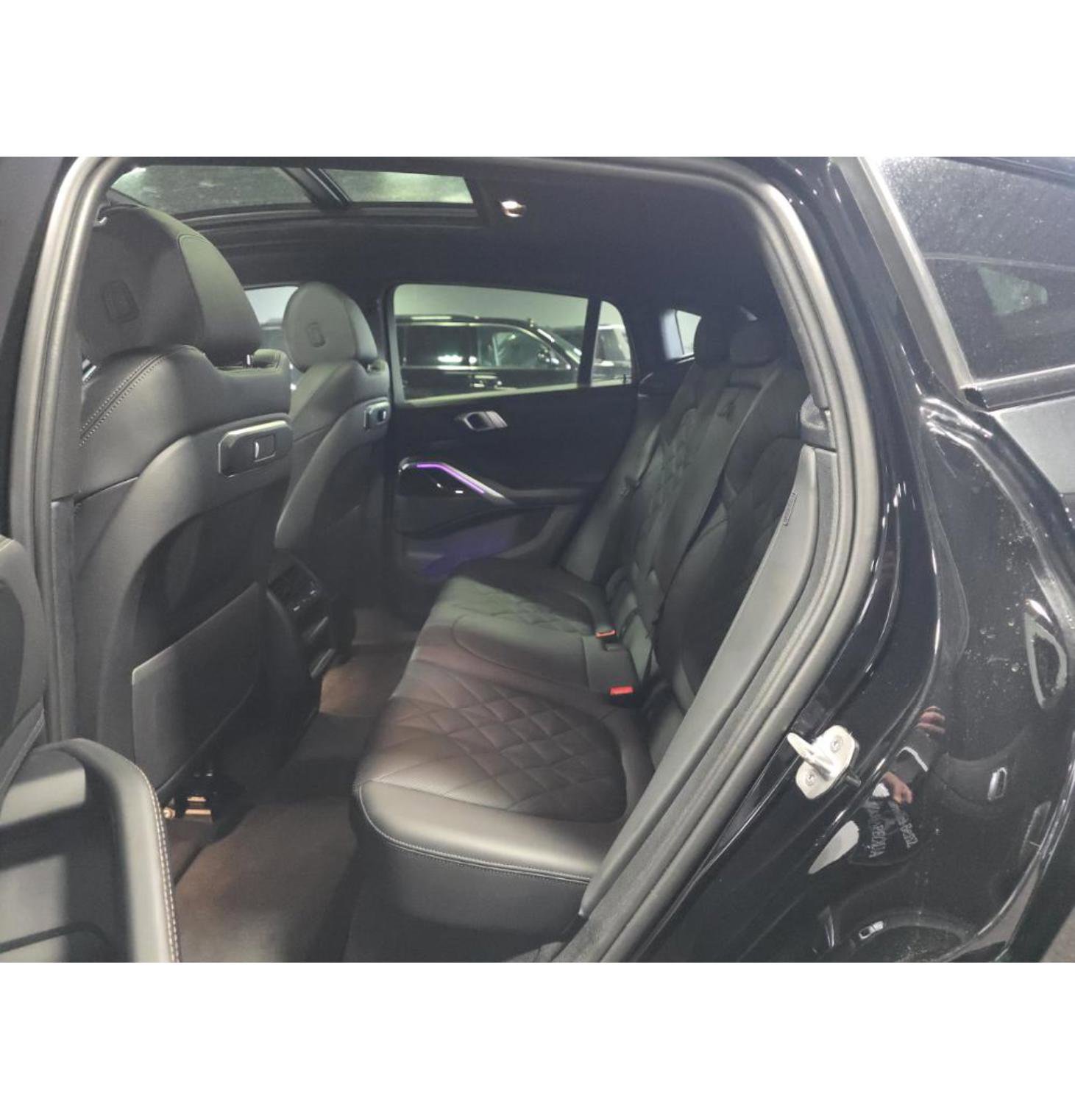 Used 2024 BMW X6 xDrive40i w/ M Sport Professional Package AWD/4WD image 5