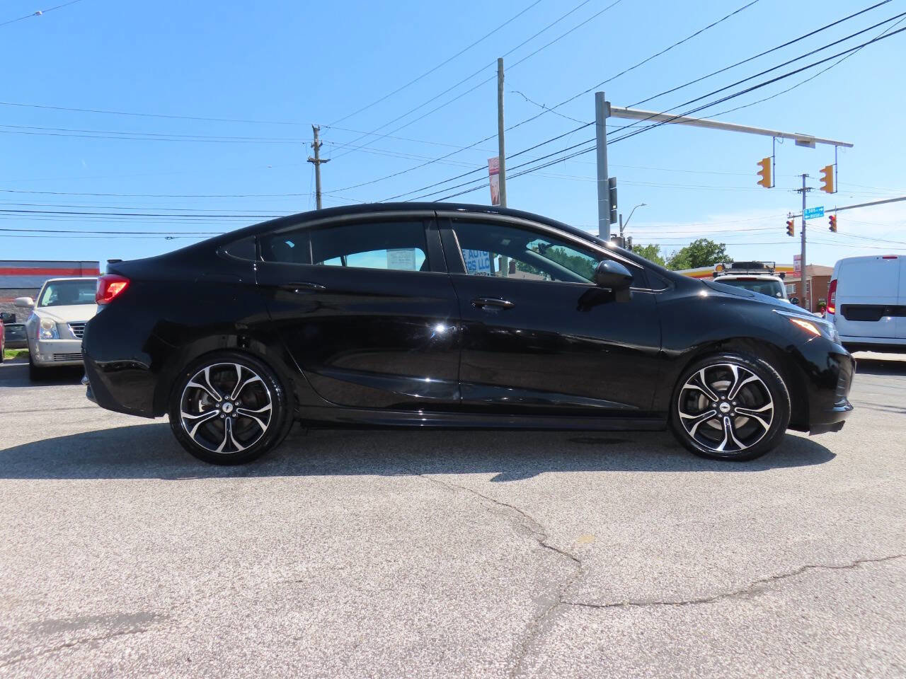 Used 2019 Chevrolet Cruze LT w/ RS Package FWD image 6