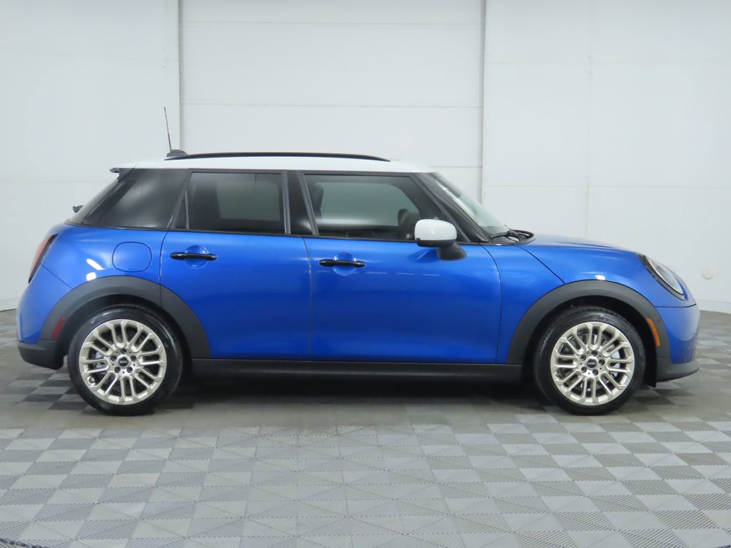 Used 2026 MINI Cooper 4-Door Hardtop image 4