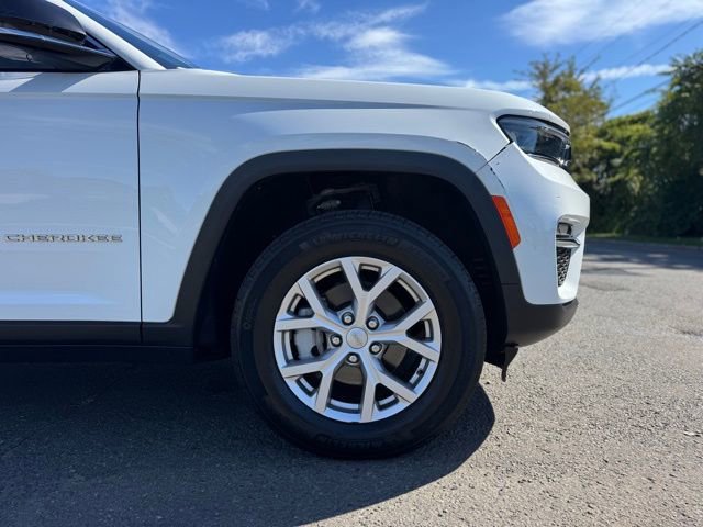 Certified 2022 Jeep Grand Cherokee Limited AWD/4WD image 9